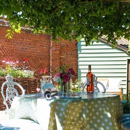 Wren Cottage, A Very Cosy Historic Coastal Cottage In A Pretty Little Village Wickham Market Eksteriør bilde